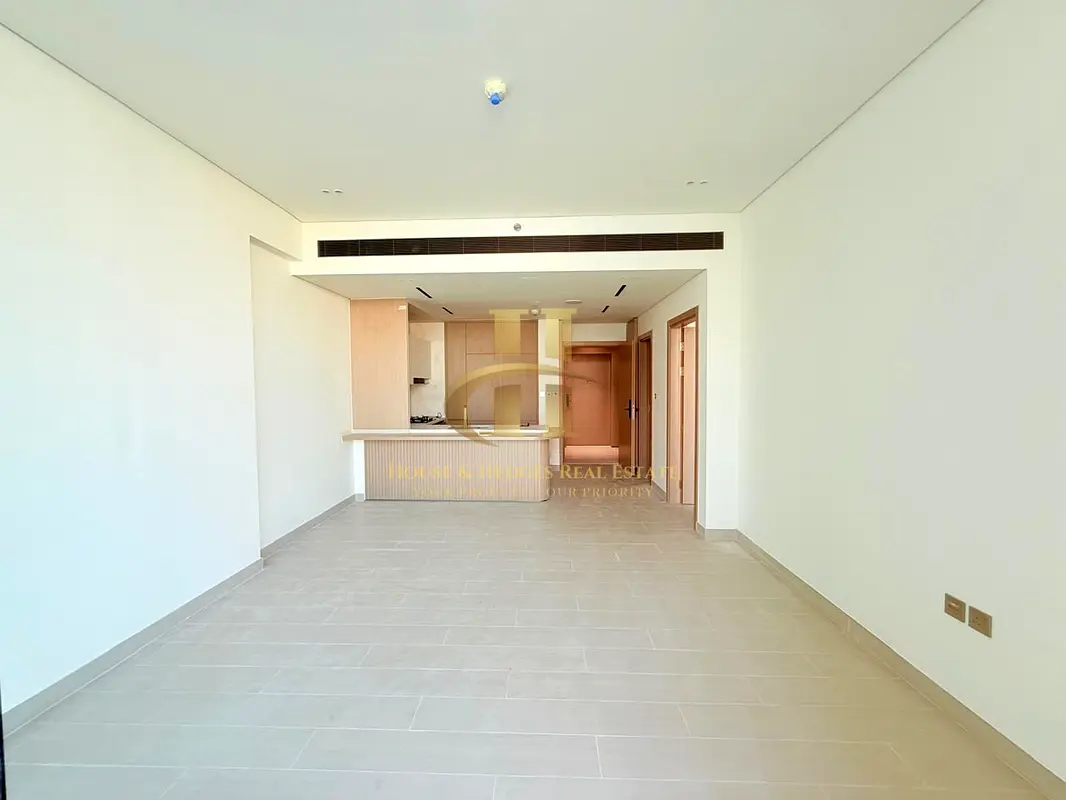 Elegant | Pool view | Fully fitted Kitchen