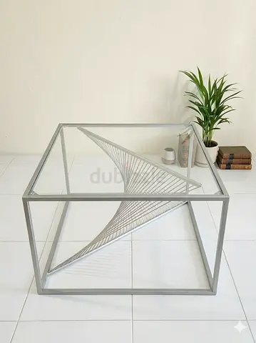 Stunning Minimalist Glass Coffee Table – Mint Condition