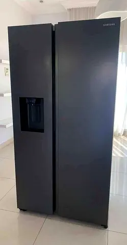 Samsung Refrigerator with Water Dispenser Ice Maker- Matte Black