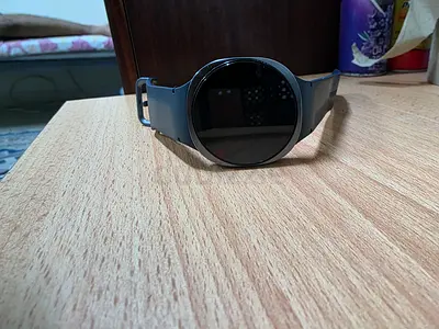 For sale a smartwatch from Samsung, featuring both sporty and elegant design. The watch combines hig