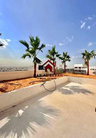 Penthouse Saprate tarrace brand new unit/1month free / wadrobe/balcony master bedroom