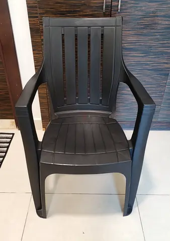 Plastic chairs for sale