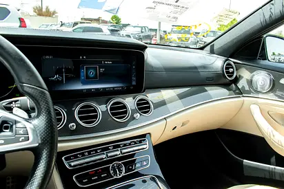 صورة مصغرة 12 لـ 2017 Mercedes-BENZ E-CLASS