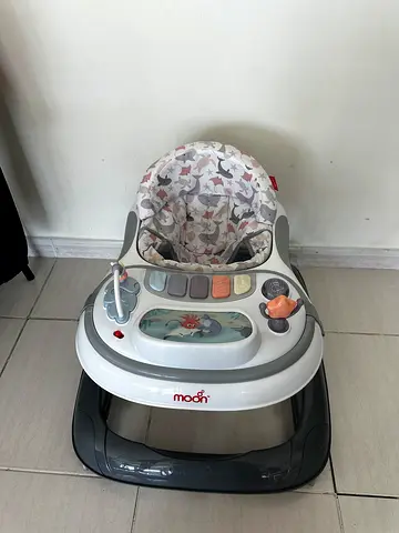 Moon baby walker