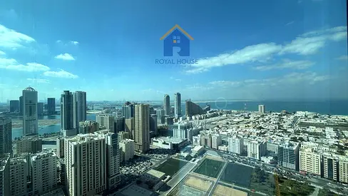 فرصة مميزة لامتلاك شقة عائلية بتصميم عملي وإطلالة خلفية مفتوحة توفر هدوءاً وخصوصية بعيداً عن الإزعاج