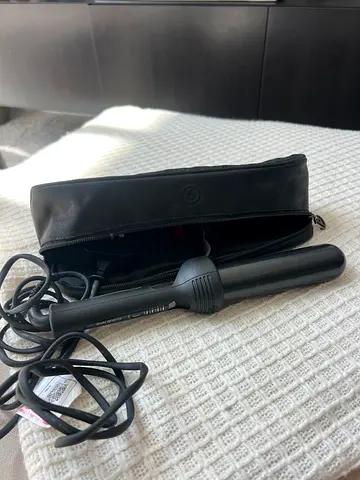 Black Cloud Nine Ceramic Curling Wand with Carry Case - Lightly Used