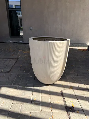 Large White Outdoor Planter / Garden Pot - Good Condition