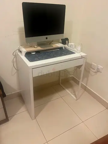 Desk Setup — Good Condition