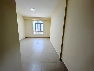 أول ساكن – شقق فاخرة على كورنيش عجمان من أجمل وأفخم الشقق المتاحة للإيجار في عجمان، موقع استثنائي أول صف من البحر بجوار دوار السفينة وامتداد شارع حميد