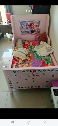 Toddler Bed (Frozen theme) - Pink wooden single bed, good condition