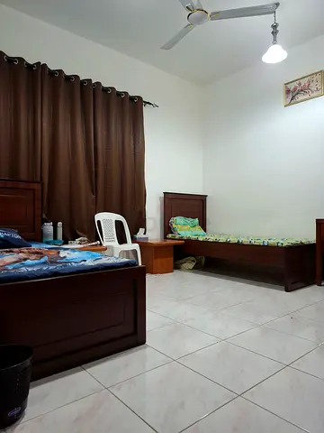 FEMALE-WORKING LADIES EXECUTIVE SPACE AVAILABLE