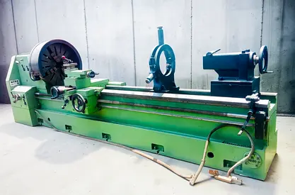 Used Heavy-Duty GURUTZPE A3000 Engine Lathe - Large Industrial Metalworking Lathe