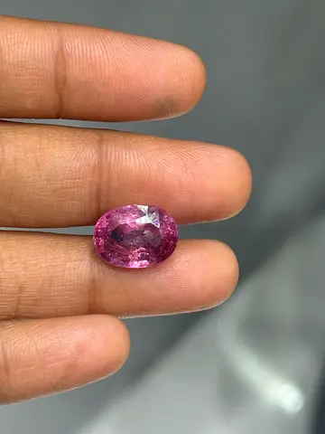 Rare jewellery one of a kind 18 kt gold and natural daimond , with original Emerlad from Pansheer ma