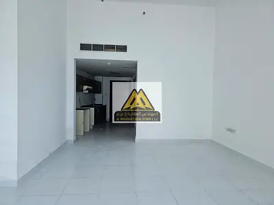 استوديو ملكي فخم بمساحة كبيرة (690 قدم مربع - مع باركينج) للإيجار السنوي في أبراج الفالكون عجمان جاهز للسكن الفوري بسعر 25 ألف على 4 دفعات