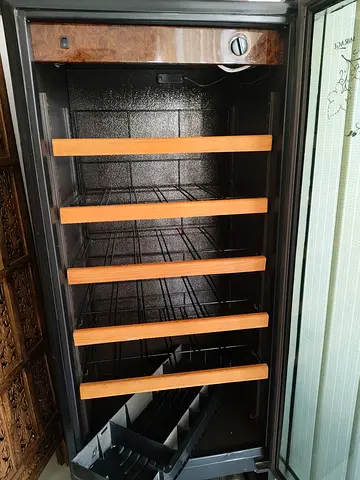 Wine fridge needs fixing