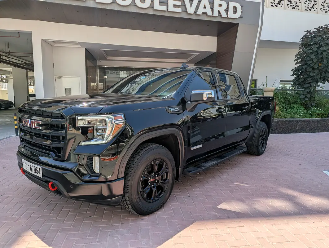 GMC Sierra 2021 — photo 1 of 15