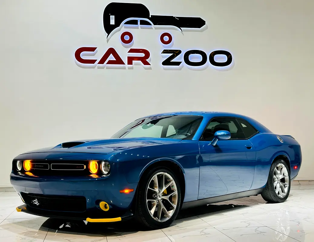 Dodge Challenger 2022 — photo 1 of 16