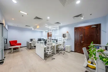 Fully Furnished Office | Low Floor | 4 Cheques