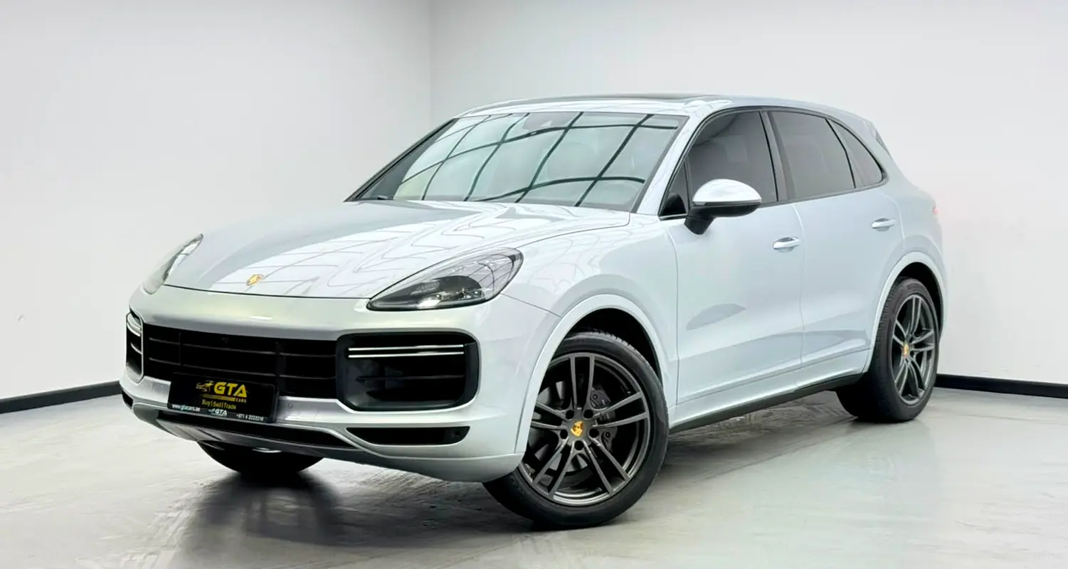 Porsche Cayenne 2019 — photo 1 of 17