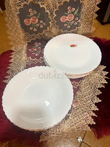 White Ceramic Plate Set with Scalloped Edges
