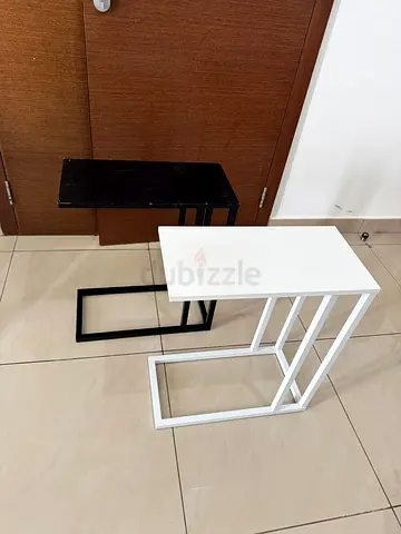 Set of 2 Minimalist C-shaped Side Tables (White  Black)
