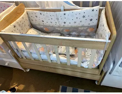 Wooden Baby Crib with Star Pattern Bedding Set