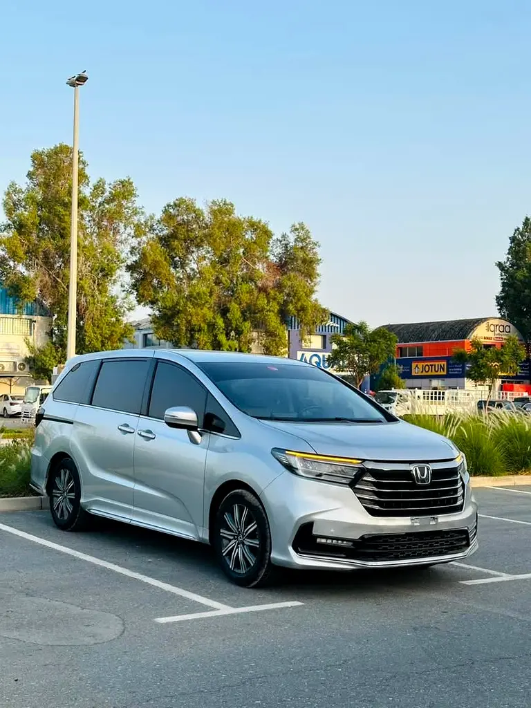 Honda Odyssey 2021 — photo 1 of 17