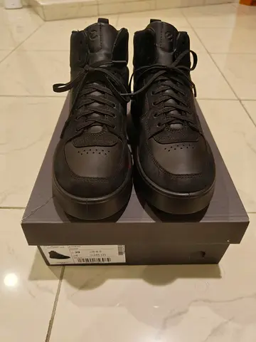Black High-top Mens Sneakers — Barely Used, Size 39/6 EU