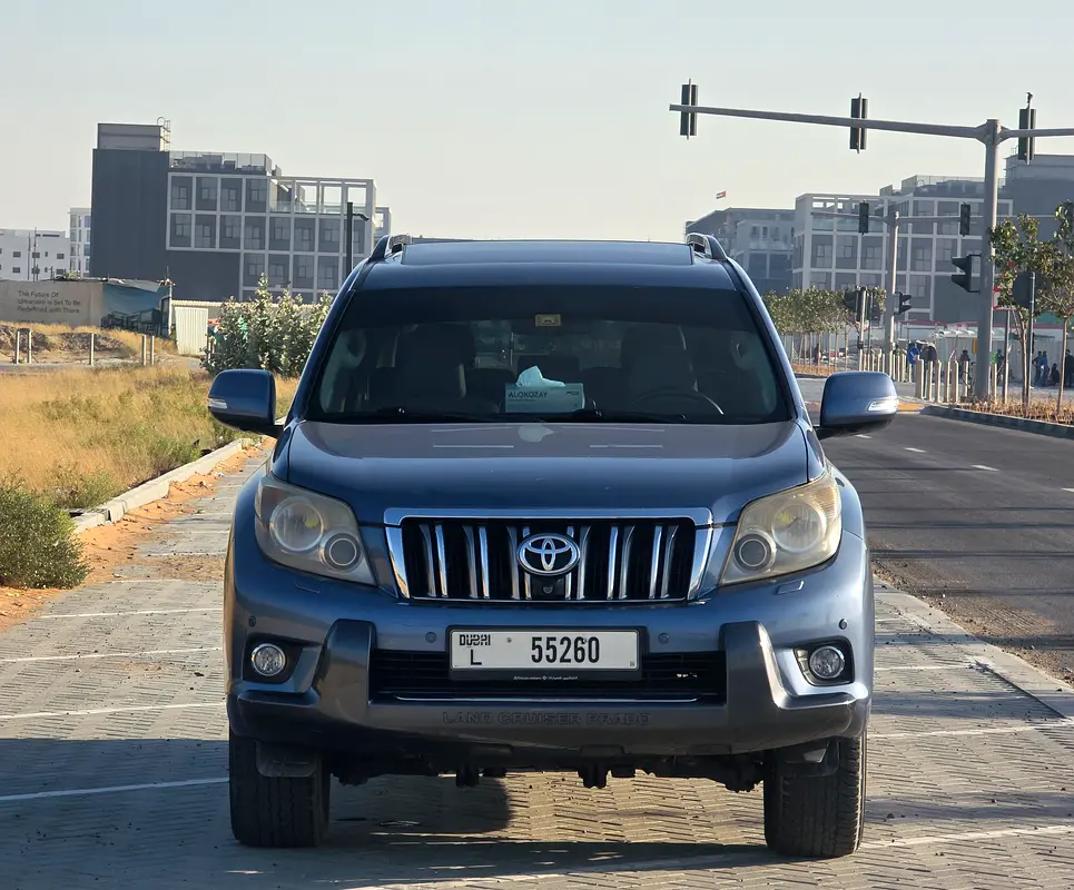 Toyota Prado 2010 — photo 1 of 17