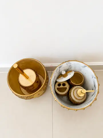 Toilet equipment