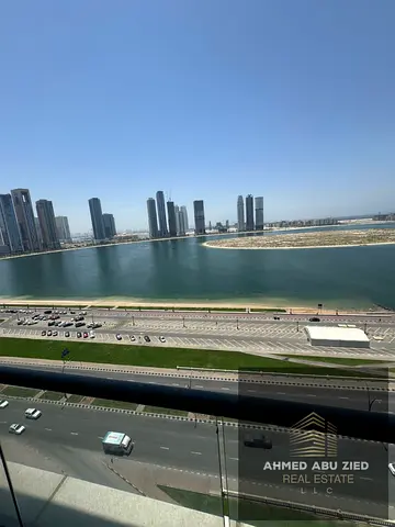 تكيف عالمالك افخم واكبر ثلاث غرف وصاله مع خادمه بلكونه باركن جيم مسبح خزائن جميع الغرف ماستر اطلاله بحريه مباشره موقع مميز بالقرب من جميع الخدمات