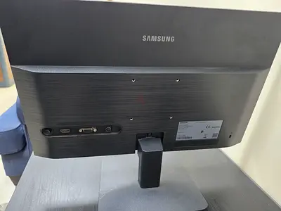 Samsung LED TV - 19 inch (Good working condition)