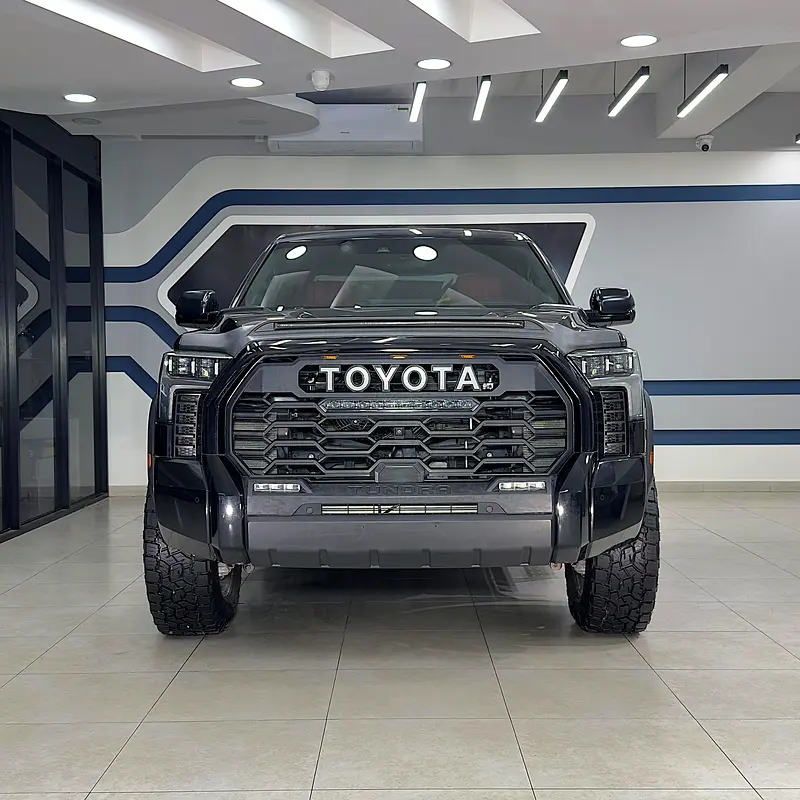 Toyota Tundra 2024 — photo 1 of 15