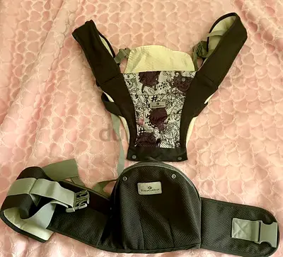 Baby carrier - star and daisy brand