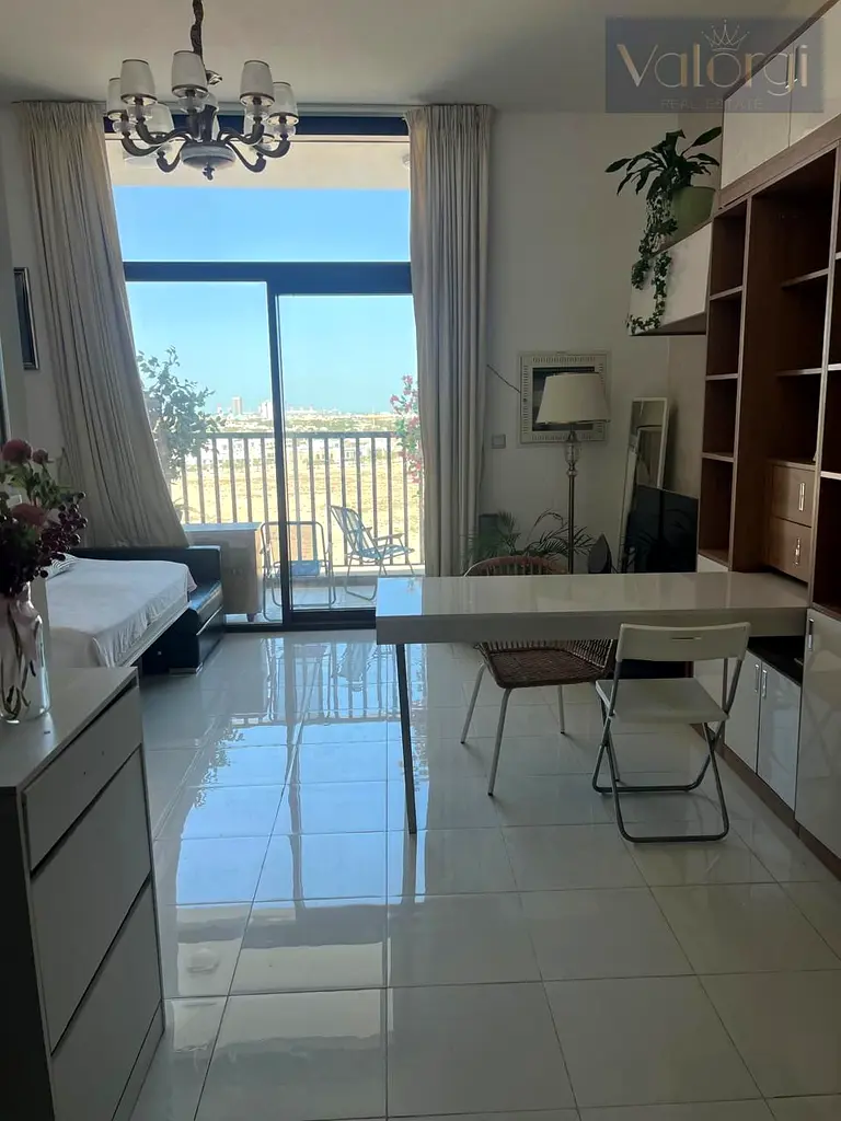 Modern Studio | Near Metro | 4 Cheques