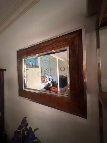 Wall mirror