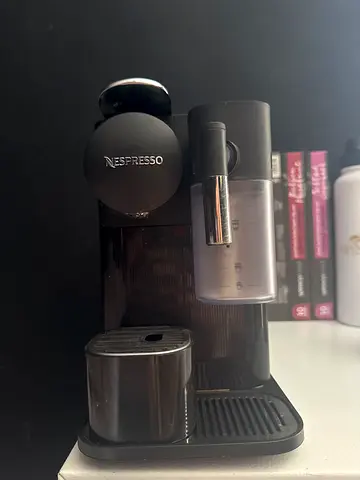 Nespresso Capsule Coffee Machine with Milk Frother (Good Condition) with capsules for 50aed