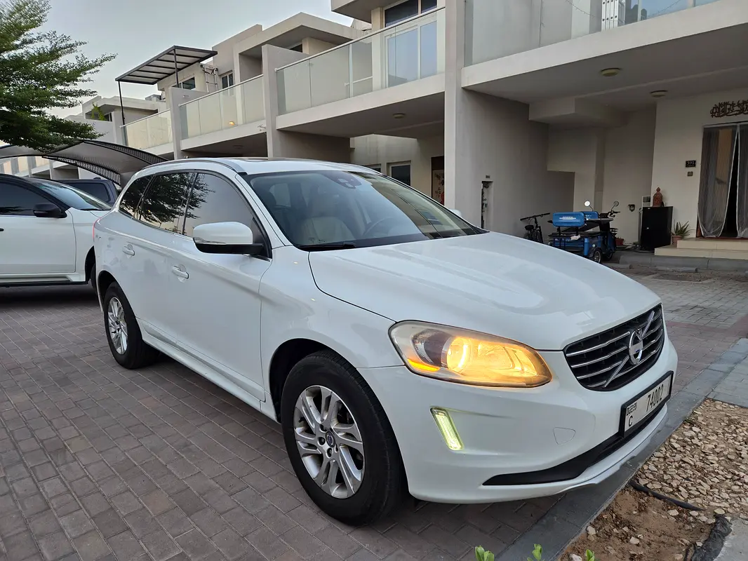 Volvo XC60 2014 — photo 1 of 14