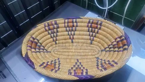 Handwoven Decorative Wicker Bread/Basket Tray - Good Condition