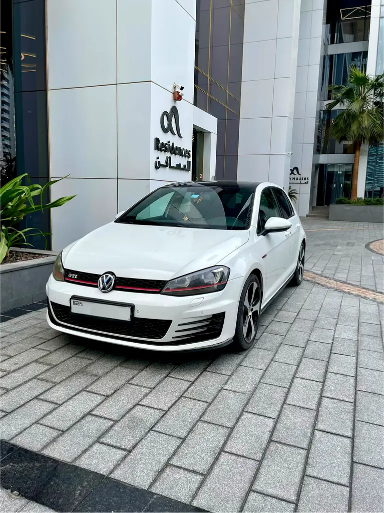 Volkswagen Golf 2016 — photo 1 of 14
