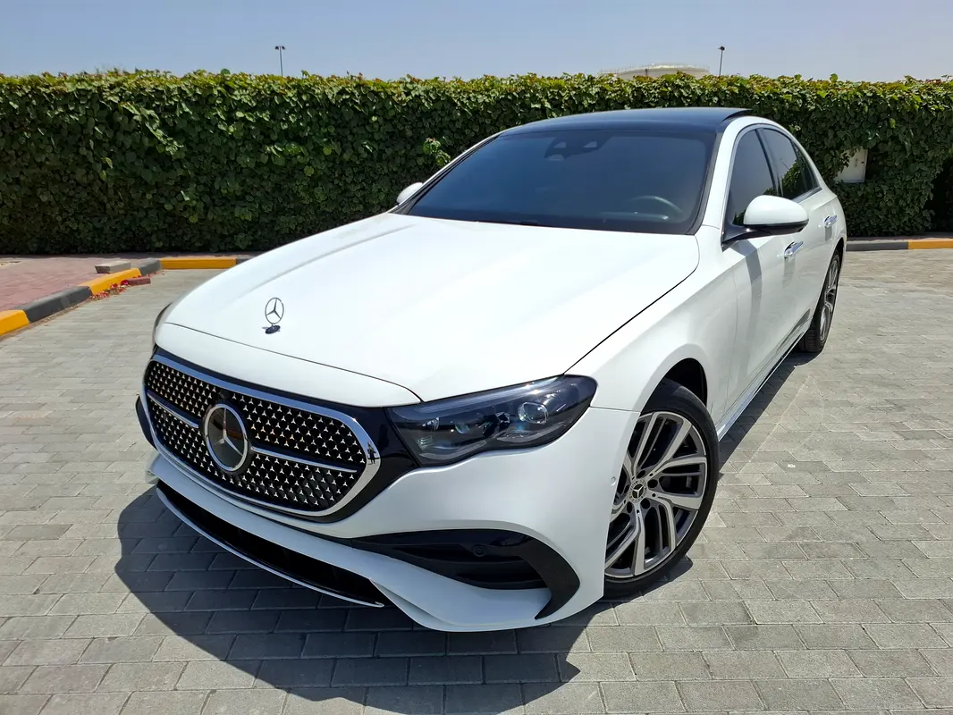 Mercedes-Benz E-Class 2025 — photo 1 of 19