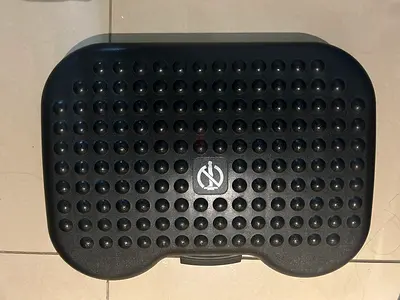 Ergonomic footrest for office job