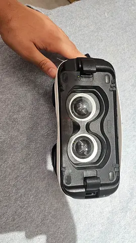 Used VR Headset (Mobile) - Works Fine, Light Signs of Use