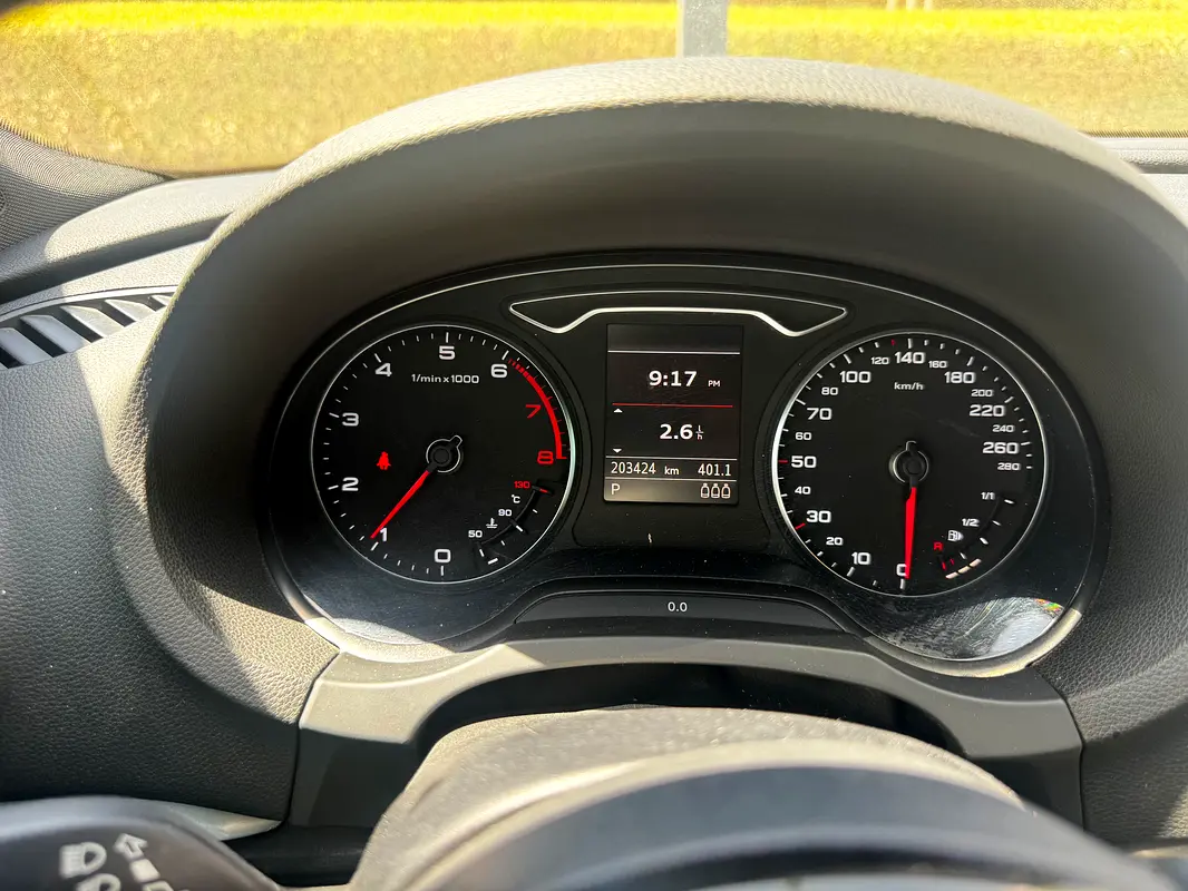 Audi A3 2016 — photo 1 of 14