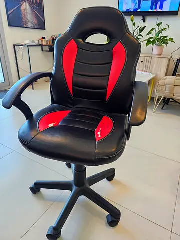HOME OFFICE CHAIR FROM PANEMIRATES!BOUGHT AT  300+ SELLING AT 49!1ST COME 1ST SERVED!