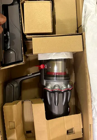 Dyson v12 submarine cordless vacuum cleaner