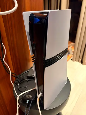 Sony PlayStation 5 PRO + dual sense Edge+charger station+headhones+2 dualsense