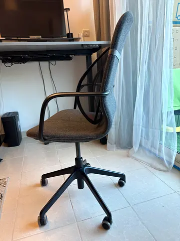 Comfortable Grey Office Task Chair with Armrests and Mesh Back