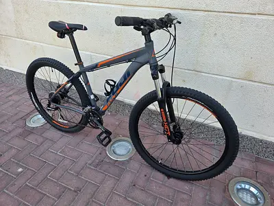 Fuji Nevada 27.5 1.7 LTD Mountain Bike – Size M, Great Condition