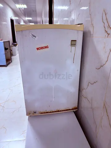 DAEWOO Compact Mini Fridge in Working Condition